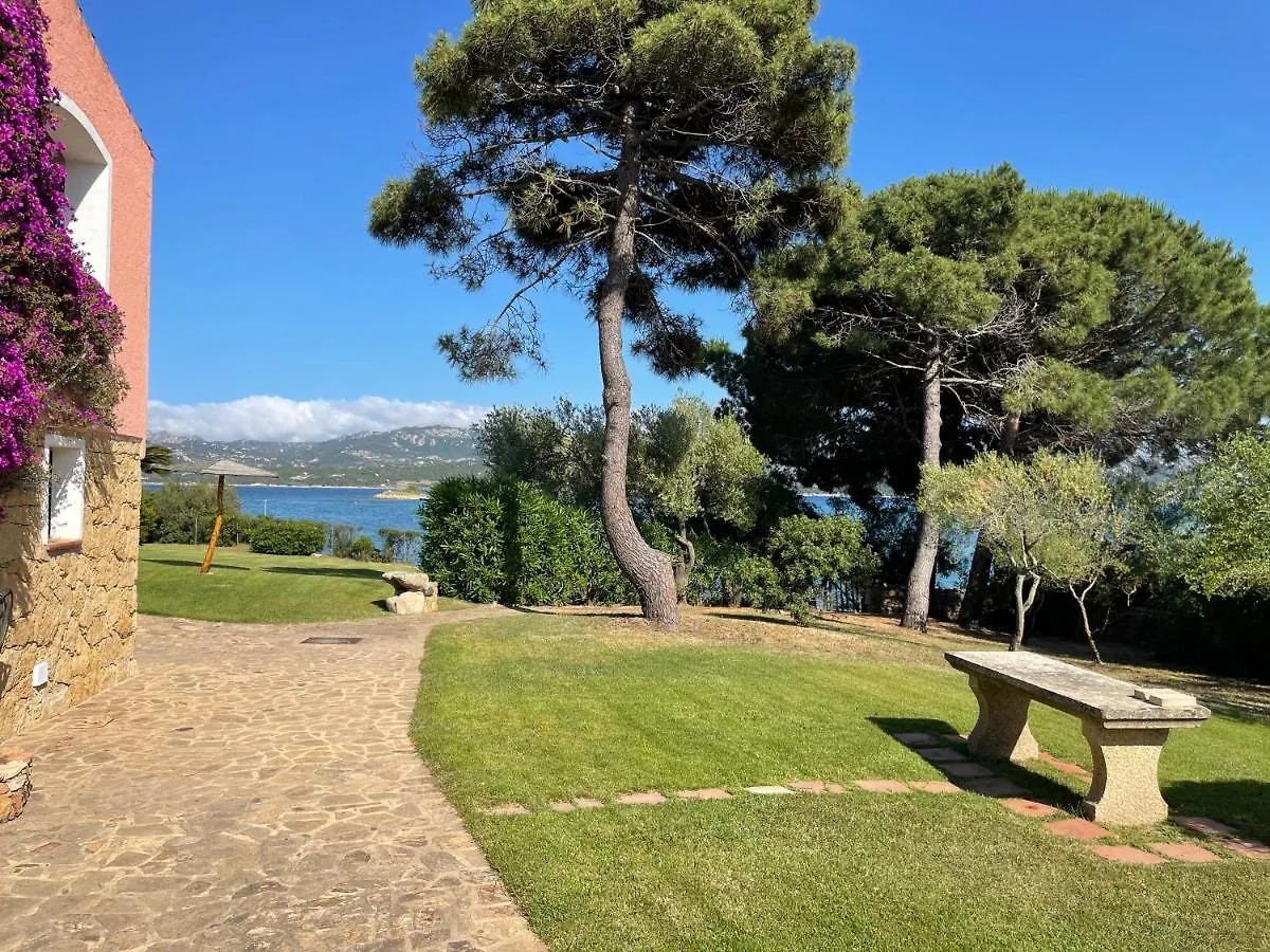 Villa Annalia Cannigione 0*,  Itálie